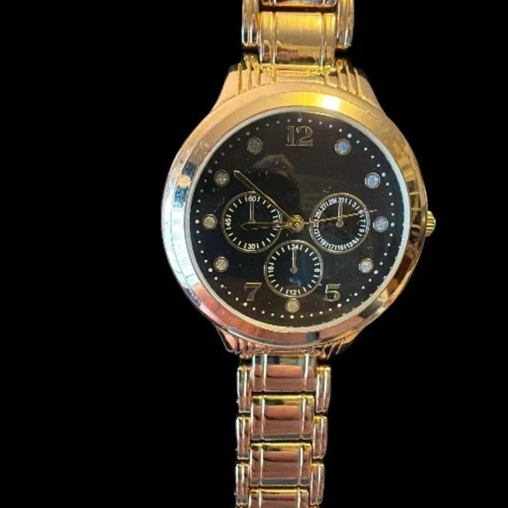 Gold Tone Fashion Watch Untested EUC